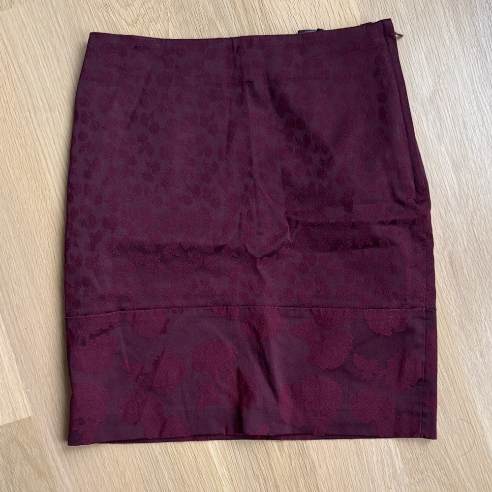 H&M Elegant Burgundy Jacquard Pencil Mini Skirt Size 6